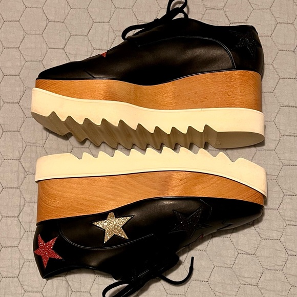 Stella McCartney Elyse Platforms. Vegan leather. Gently worn. Size 40 (10 US) - Picture 8 of 8